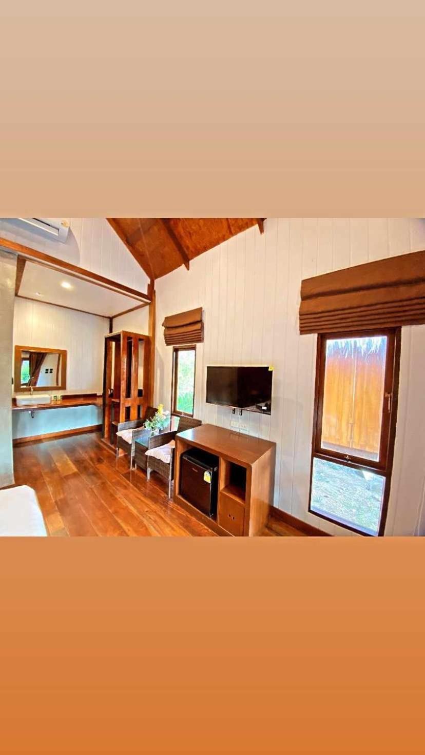 Hotel Little Rock Kohjum Koh Jum Esterno foto